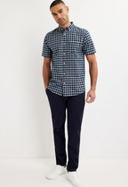 Men’s Plaid Short Sleeve Button-Up Shirt With Chest Pocket