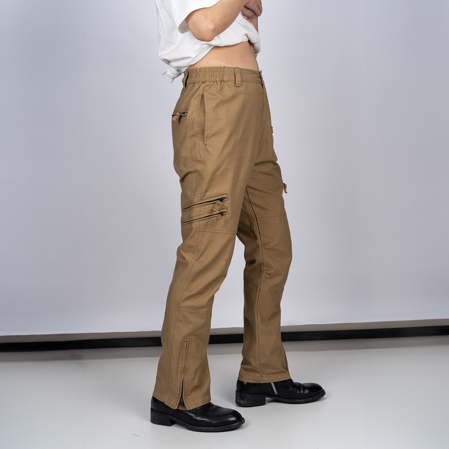 Men’s Tactical Cargo Pants with Multiple Zippered Pockets