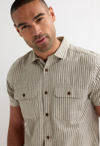 Men’s Vertical Stripe Short Sleeve Button-Up Shirt With Dual Chest Pockets