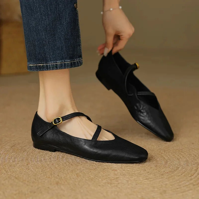 Women’s Rounded Toe Flats with Cross Strap Buckle Closure