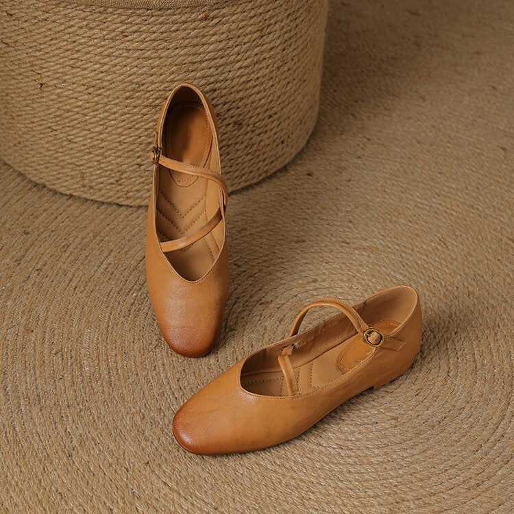 Women’s Rounded Toe Flats with Cross Strap Buckle Closure
